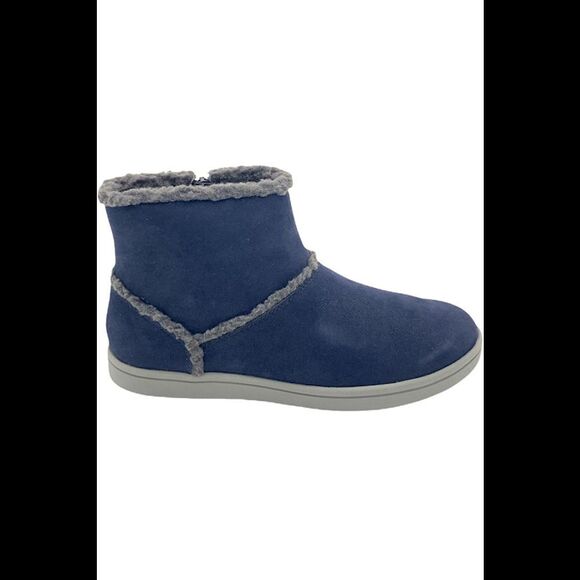 CLOUDSTEPPERS Shoes - CLOUDSTEPPERS by Clarks Faux Fur Ankle Boots Step Glow Rose Navy - Medium
